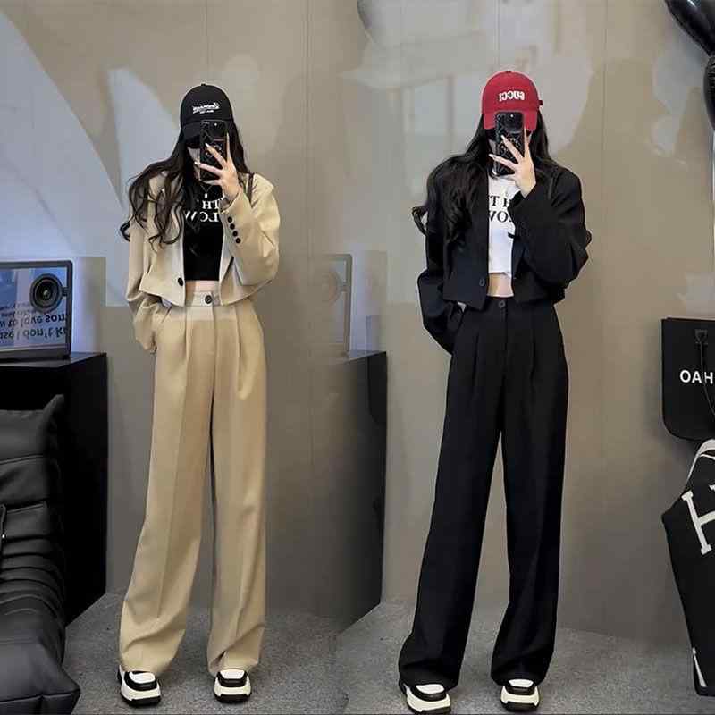 樂天商城 - レディース 秋冬 セットアップ ショート丈 西装 ジャケット ストレートパンツ 気質 通勤 スタイル 長袖 ボタン デザイン 切り替え ディテール ポリエステル 混紡 素材 軽量 伸縮性 吸湿速乾 機能 かき色 ブラック カラー 選択可 ゆったり シルエ