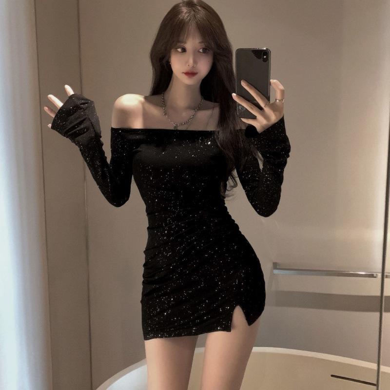 ワンピース 女性用 黒色 長袖 肩出し ボートネック ハイウエスト 包みスカート 切り替え ジルコニア 装飾 修身 フィット 秋冬 通勤 気質 スタイル 甘美 清新 秋 涤纶 ポリエステル 繊維 ウサギ毛 ブレンド 生地 単品 セット なし 短め 丈 膝