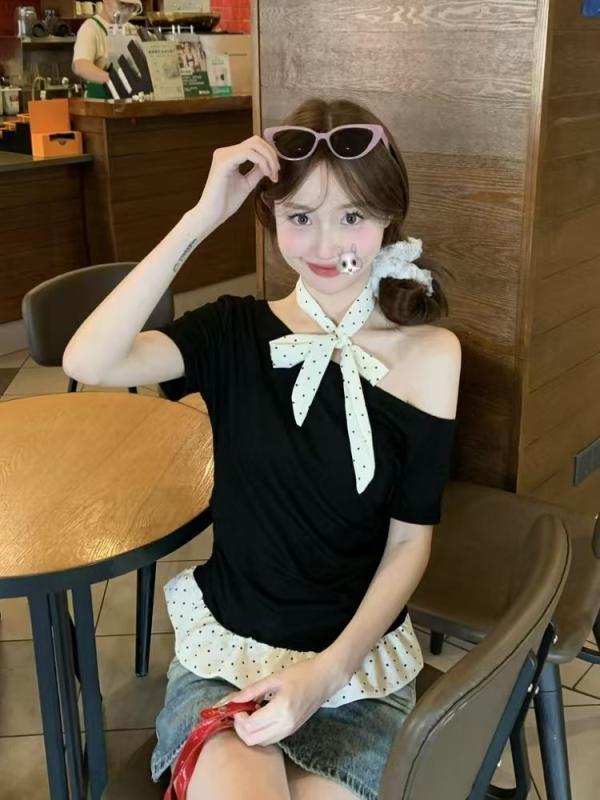 Camisoles - Tシャツ 女性用 短袖 斜めVネック 肩出し 蝶結び シルク調 スカーフ リボン 紐 ハングネック 収腰 フリル 波点柄 モダール混 ストレッチ 接触冷感 イージーケア 通勤 気質 修身シルエット ブルー 杏色 ブラック