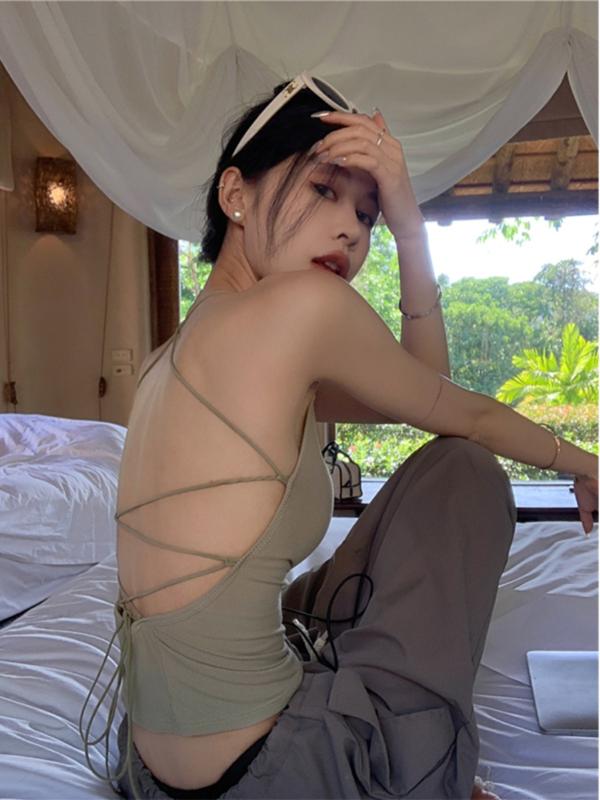 女性用 吊り紐キャミソール トップス グリーン セクシー 背中開き タイバック スリムフィット 別注 ショート丈 切り替え デザイン 接触冷感 粘液性繊維 厚手 生地 四季対応 通年使い 軽量 伸縮性 吸湿速乾 ブラック ホワイト グリーン アイボリー
