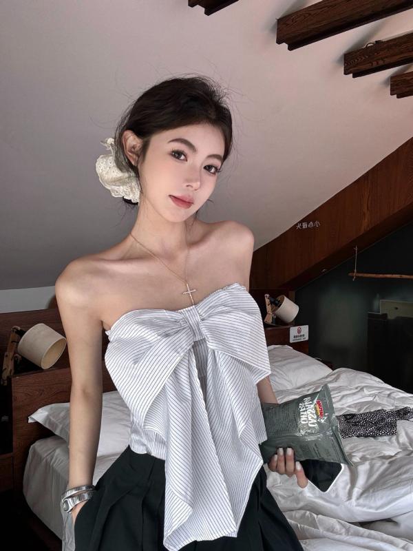 ノースリーブ ブラウス 女性用 夏 無肩ストラップ 修身 ストライプ 蝶結び ショート丈 背中開き トップス セクシー 甘辛 私服 ポリエス..