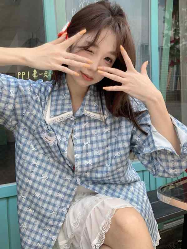 ・カテゴリ: シャツ・スタイル: 通勤風・主な素材: ポリエステル80-90%・柄: 格子・タイプ: 開襟・袖丈: 長袖・袖型: シャツ袖・衣丈: 中長丈・ネックライン: スタンドカラー・人気要素: ポケット・カラー展開: ブルー・サイズ展開: M,L,XL,XXL