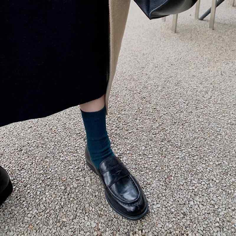 ローファー 女性用 イギリス風 女性用 ローファー シューズ 黒 ブラウン 2.5cm 粗中跟 真皮 牛革 二層牛皮 丸頭 低幫 厚底 ラバーソール 羊皮 内里 羊皮 インソール ステッチ デザイン 復古 日常使い 通勤 普段使い 通年 履きやすい セッ