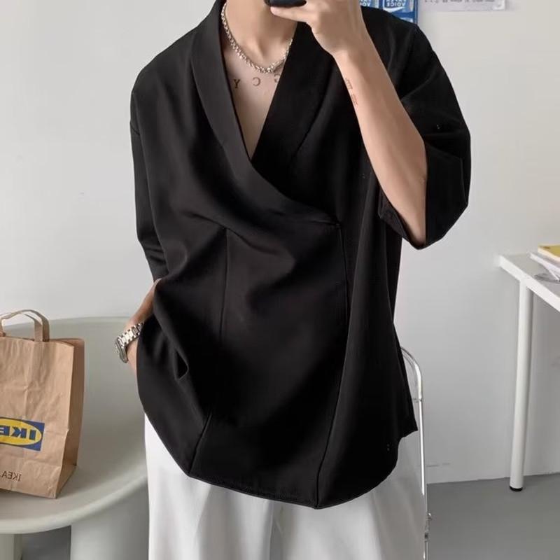 Rakuten - メンズ シャツ トップス ゆったりシルエット 夏 禁欲系 深Vネック 垂れ感 半袖 涼感 ポリエステル ブラック ホワイト 日常使い カジュアル ミドル袖 ステッチ ゆったりフィット 軽量 通気性 免烫加工
