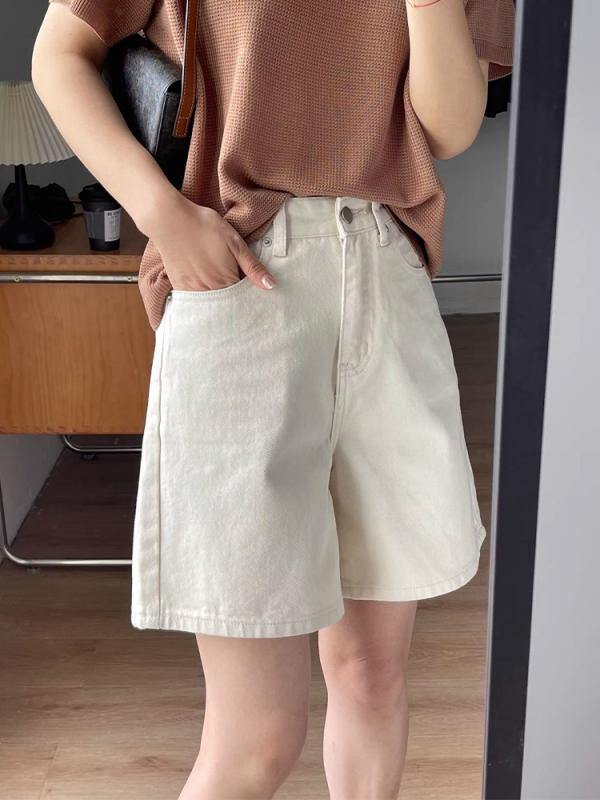 デニム ショートパンツ レディース 夏 薄手 コットン 素材 高腰 ワイドレッグ ストレート シルエット 米白 ブラック 通勤 スタイル 大きいサイズ ゆったり すっきり 見せ ミディアム 厚 無弾性 気質 デザイン 普段使い 軽量 吸湿 速乾 機能