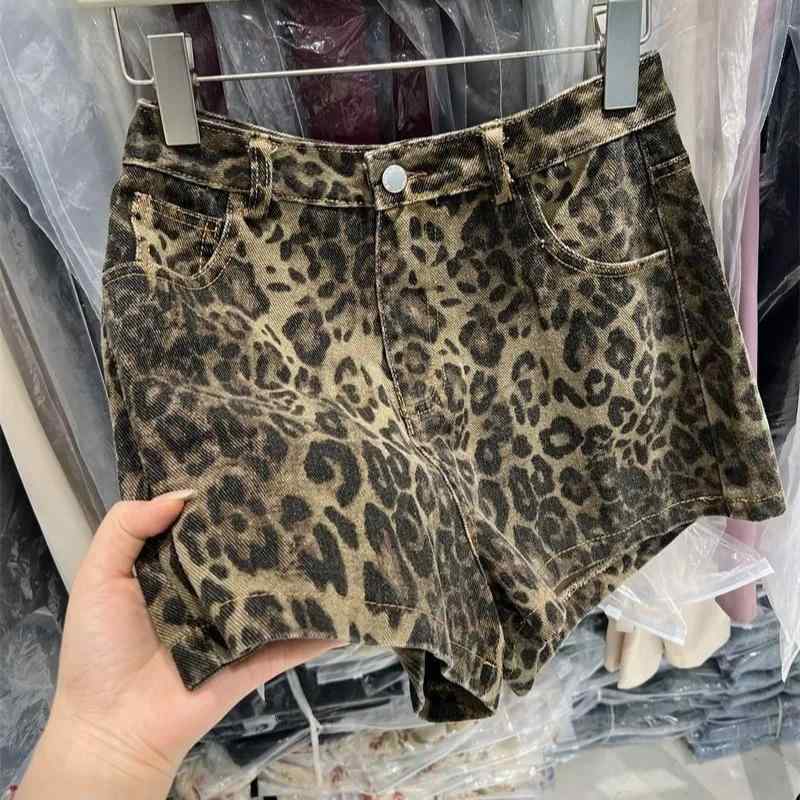 デニムショーツ レディース 春夏 ヒョウ柄 高腰 ビッグシルエット 包み込む 微弾性 綿混 再生繊維 軽量 伸縮性 吸湿速乾 ワイドレッグ トレンド 辣妹スタイル 私服 かわいい 普段使い 通勤用 アウトドア