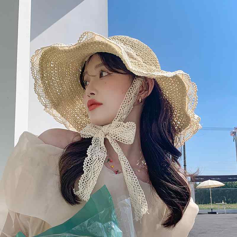 Panama Hats - 麦わら帽子 女性用 夏 春夏 秋 防晒 遮陽 透気 軽量 折りたたみ ラフィア 編み 手工 かわいい レース 花辺 系帯 蝶結び 丸頂 広縁 米色 卡其色 ビーチ 外出 旅行 沙滩 バカンス ファッション シンプル 百搭 優雅 休間 日常使い