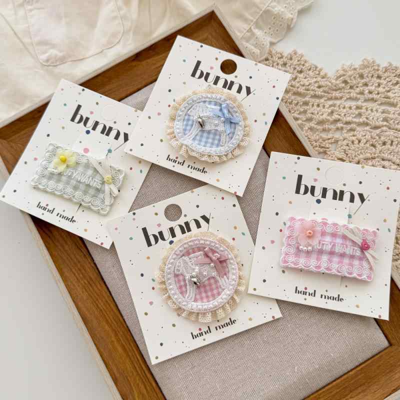 女の子 ヘアクリップ 子供用 布製 手作り ハート型 レース刺繍 チェック柄 かわいい ヘアアクセサリー 少女 頭飾 春夏 グリーン ピンク ブルー ポップカラー 百搭 日常使い 軽量 通学 遊び着
