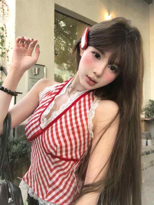 ・スタイル: 通勤風・版型: 修身型・衣長: 短款・柄: 条紋/格子・流行要素: レース・主な素材: ポリエステル95%以上・カラー展開: 赤、黒、青・サイズ展開: S、M、L、XL・肩帯スタイル: ハルターネック・伸縮性: 微弾