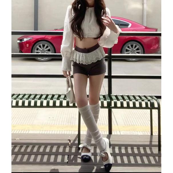 レディース トップス 長袖 シャツ 白色 レース 切り替え 純色 蝶結び アクセサリー 付き セット グレー ハイウエスト ショートパンツ 五分丈 涤纶 混紡 95% 以上 接触冷感 軽量 伸縮性 吸湿速乾 私服 スタイル 純欲風 カジュアル セットアッ