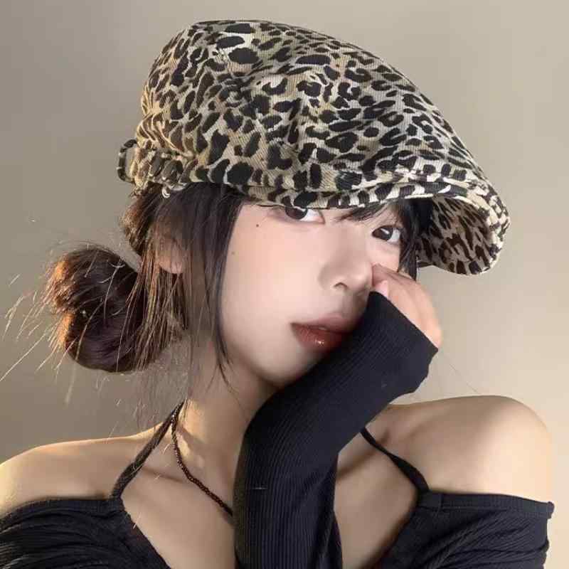 ベレー帽 女性用 ヒョウ柄 フォワードキャップ 春夏 秋冬 通年 薄手 通気性 遮陽 かわいい 個性派 ファッション ベレー ダックビル ミルクホワイト ピンク系 ブラック 軽量 伸縮性 トレンド ストリートスタイル