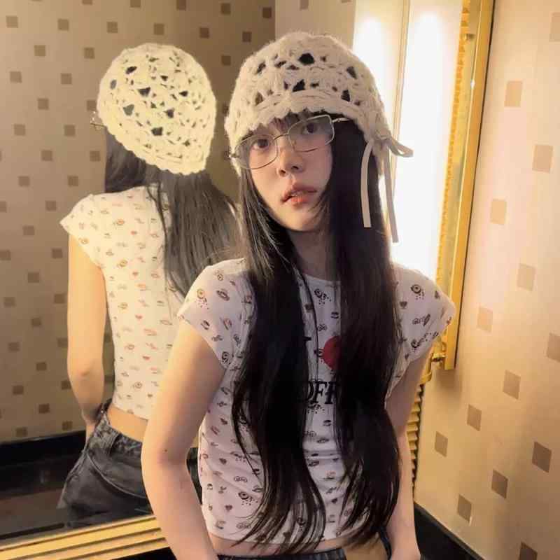 ・カテゴリ: セットアップ帽子・スタイル: 個性風潮・主な素材: 腈纶81-95%・帽頂: 円頂・帽檐: 無檐・流行要素: 蝶結び・カラー展開: 白色、米色、黒色・サイズ展開: 均码・機能: 透気、防护、保暖・加工: ニット
