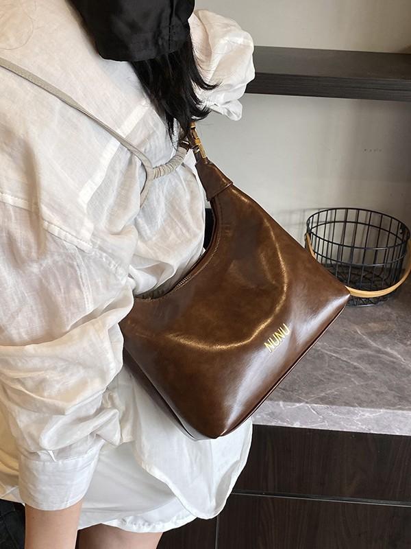 ショルダーバッグ 女性用 春夏 韓国風 人気 斜めがけバッグ 高級感 トレンド ハンドバッグ 水桶型 バケツ型 ミディアムサイズ PU素材 縦型スクエア 磁石開閉 ソフト 車縫いステッチ 携帯ポケット シングルショルダー ブラック ブラウン ベージュ コ