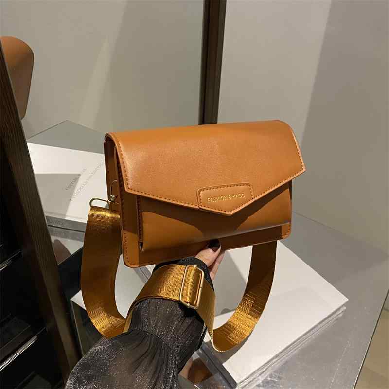 バッグ 女性用 かわいい 小方 鞄 ショルダーバッグ 斜めがけ 都市 カジュアル スタイル ミディアム サイズ 横型 形状 PU レザー 素材 ポリエステル 裏地 ステッチ デザイン 磁石 開閉 スマホポケット ミディアム 硬度 シングル ストラップ 日