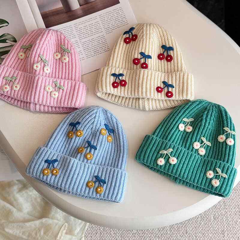 キッズ 女の子 ニット帽 桜刺繍 かわいい 保暖 春秋 乳白色 ピンク ライトブルー ブラック ライトグリーン 丸頂 キッズサイズ 植物花卉 モヘア調 軽量 伸縮性 普段使い 花柄 刺繍加工 女児 ベビー 帽子 暖か ソフト フワフワ 春 秋