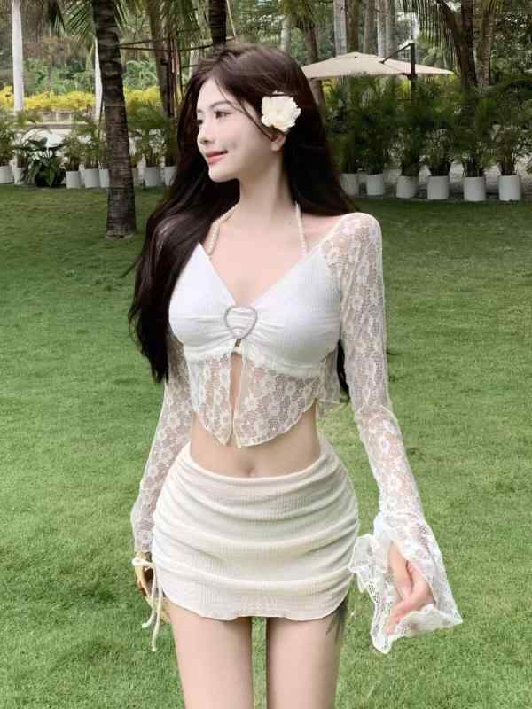 水着 レディース セパレート 4点セット 長袖 ビキニ ラッシュガード 紫外線対策 日焼け防止 透け感 肌見せ 海 プール ビーチ オールシーズン・性別: 女性・年齢層: 成人・スタイル: 無地、速乾、セクシー、タイト、高弾性、耐久性、小清新・機能: 胸パッド付き（ワイヤーなし）・素材: ポリエステル82%・重量: 約280g・裏地素材: ポリウレタン18%・用途: フィットネス、ボディメイク、スポーツトレンド、ダンス、水泳、水中スポーツ・カラー展開: ホワイト・サイズ展開: S, M, L・袖丈: 長袖・タイプ: 三角ショーツ