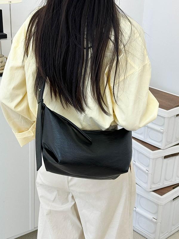 ミニ 饅頭型 バッグ 女性用 ミニサイズ 単肩 斜め掛け ショルダーバッグ シンプル カジュアル 学生向け ショッピングバッグ 百搭 韓国風 横型 ソフト素材 PUレザー 車縫いステッチ ナイロン内装 携帯ポケット ブラック ブラウン グレー レッド ホ