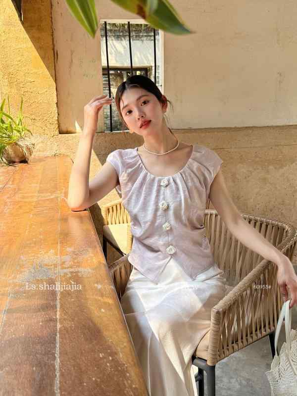 女性用 シャツ トップス 短袖 かわいい 甘め プルオーバー Uネック ローズボタン 立体装飾 紫色 ブルー 杏色 涤綸 再生繊維 接触冷感 軽量 通勤 普段使い 春夏 秋 ウィンター