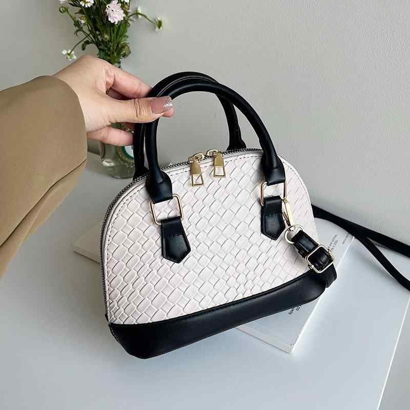 ハンドバッグ 女性用 春夏 ベーシック ショルダーバッグ 斜めがけ 鞄 かわいい 貝殻型 小型 ソフト PU素材 都市スタイル 日常使い ブラック ブラウン 赤 白黒配色 磁気留め 携帯ポケット シングルストラップ 軽量 コンパクト