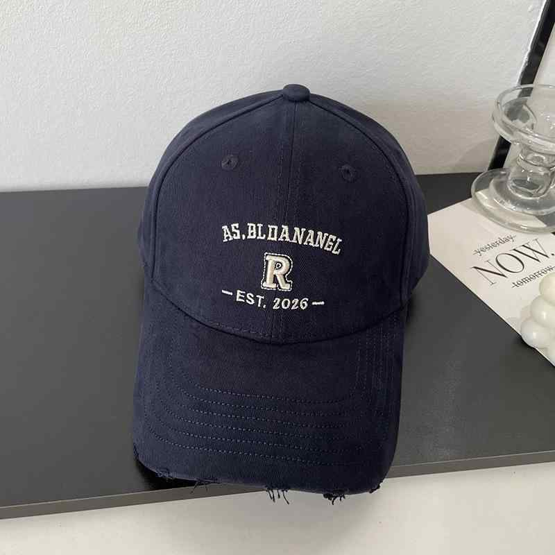 Rakuten - 野球帽 ユニセックス 春夏 刺繍 破れ加工 硬いトップ 綿素材 デニム調 透気性 防風 遮光 防虫 普段使い ユニセックスカジュアル ナビー ブラック ネイビー ホワイト カーキ グレー ワインレッド ピンク 軽量 通勤 ファッション OL シンプル ラ