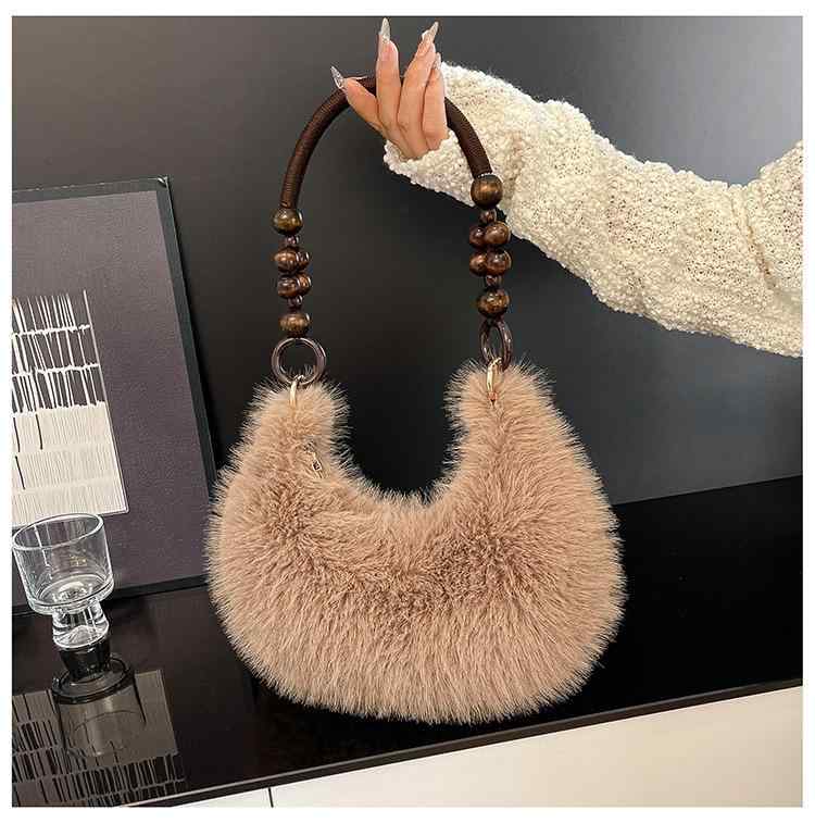 ハンドバッグ 女性用 秋冬 狐毛風 毛绒 ショルダーバッグ ミディアム 饺子型 ミートホワイト ライトカーキ ダークブラウン ブラック ピンクベージュ 欧米レトロ 木ビーズ アクセサリー ソフト ジッパー シングルストラップ 日常使い 軽量 吸湿速乾 再