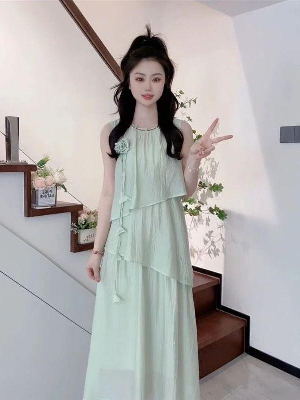 ワンピース 女性用 韓国風 通勤 気質 2025 夏 花柄 デザイン 無袖 背心 ロングスカート ミドル丈 肩ストラップ 丸首 プリンセス袖 ゆったり腰回り 切り替え 緑 紫 ベージュ ピーチ ポリエステル PVC 混合 単品 丸襟 中国風 文学的 ヴィ