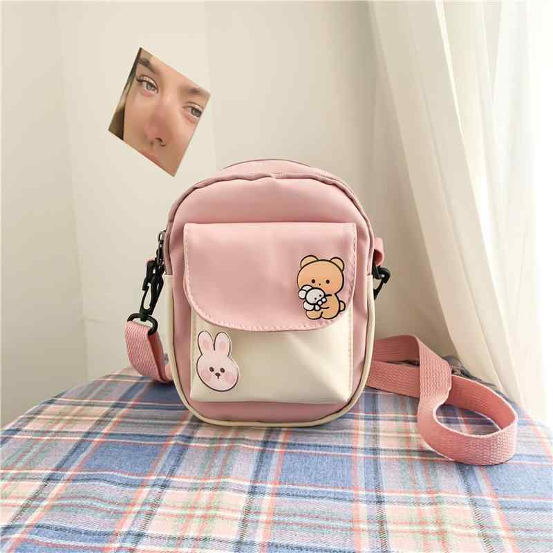 カバン 女性用 かわいい 帆布 ショルダーバッグ ピンク イエロー ブルー ブラック クリア スウィート スタイル 小型 ファッション 斜めがけ バッグ ソフト キャンバス素材 縦型 スクエア ジップ開閉 シングルストラップ 日常使い トレンド ステッチ