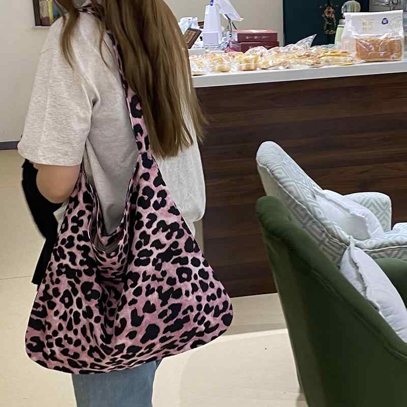 バッグ メンズ 女性用 ヒョウ柄 フラワープリント キャンバス トートバッグ 単肩 学生向け 日常使い 軽量 ソフト ピンクパープル系 切り替えデザイン ポリエステル素材 春夏 縦型 方形 小型 都市カジュアル