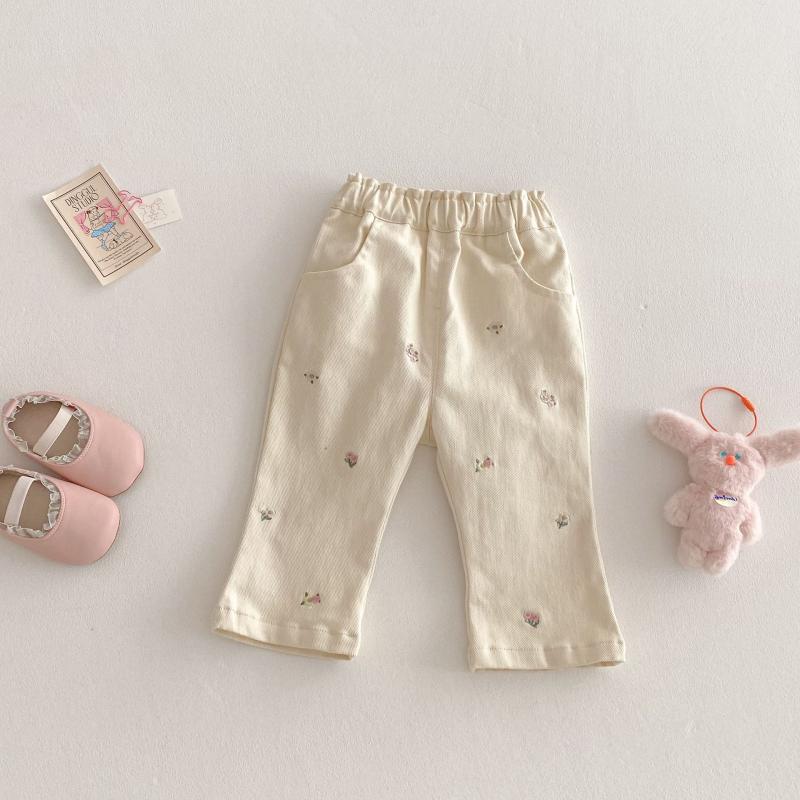 女児 キッズ 女の子 春季 牛仔パンツ 喇叭 フレア 綿 柔軟 長ズボン 純色 花柄刺繍 ミルク杏色 中腰 伸縮性 普段使い かわいい 韓国風 潮范