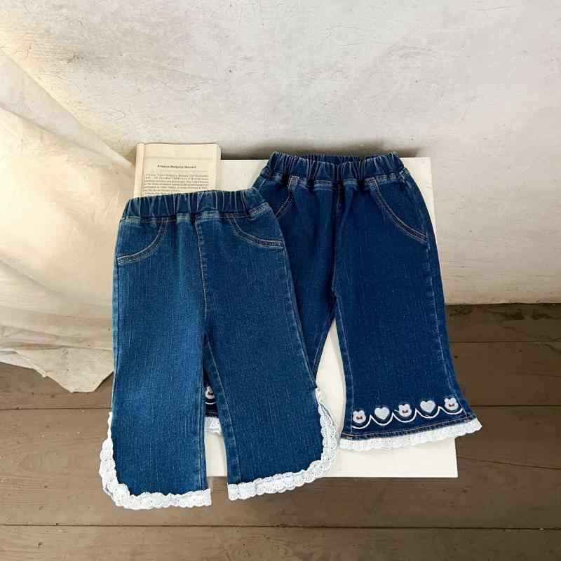 女児用 牛仔パンツ キッズ 女の子 秋季 春秋 長ズボン ミディム フラワーレース 花辺 刺繍 コットン 95% 柔軟素材 中腰 伸縮性 安全 A級 かわいい 英倫風 潮范 純色 ベビー インファント 日常使い 軽量 通年