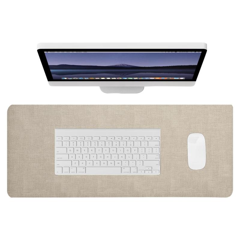 CAPASTEC デスクマット マウス対応 両面デスクパッド 大型マウスパッド PVC オフィス ゲーム 家庭 装飾用 防水 断熱 耐久性デスク表面保護: デスクマットは、机が日常的に受ける傷、こぼれ、一般的な摩耗に対する信頼性のあるバリアとして機能します。保護層を提供することで、机の素材を保ち、その外観と耐久性を長期間維持します。効率的なワークスペースの整理: 滑らかな表面と広々としたスペースで設計されたデスクマットは、生産性に寄与する整理されたワークスペースの作成に貢献します。無駄のないエリアは、書き込み、タイピング、マウスの使用に最適な環境を提供し、作業を容易かつ効率的に行うことができます。安定したグリップで安定性を確保: デスクマットの滑り止めベースは、机の表面にしっかりと固定された状態を維持します。この機能により、作業中の不要な移動やスライドを防ぎ、作業ツールやアクセサリーの安定した基盤を提供し、全体的な快適さと集中力を高めます。手入れが簡単で便利: お手入れが簡単でメンテナンスしやすい素材で作られたデスクマットは、お手入れの実用性を提供します。ほこり、汚れ、こぼれ物を拭き取るのは、湿った布やマイルドクレンザーを使ってサッと拭くだけで、整然と整った作業スペースを簡単に維持できます。さまざまな環境での多目的な利用: 家庭、プロのオフィス環境、さらにはゲームセットアップ内で利用される場合でも、この多目的なデスクマットは、さまざまな環境や目的に適応することができます。机を保護しながらスタイリッシュなタッチを加えるデュアル機能性は、さまざまな環境で実用性と美学を向上させるための貴重なアクセサリーとなります。