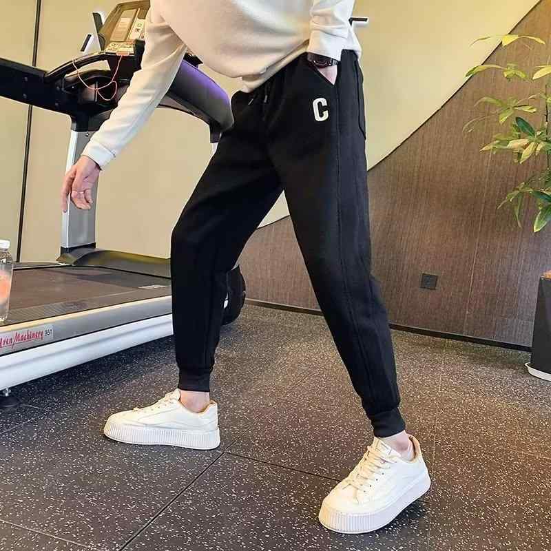 メンズ 束脚パンツ 男性用 細身シルエット テーパード クロップド丈 ミッドライズ ミックスファイバー ポリエステル混紡 微弾性 グレー ブラック 通勤 普段使い カジュアル ルームウェア 春夏 秋冬 通年対応 軽量 伸縮性 吸湿速乾 高級感 細脚 修身