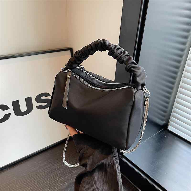 レディース ハンドバッグ トートバッグ ショルダーバッグ 斜めがけ 秋冬 黒 牛津布 横型 方形 ミディアムサイズ シンプル 韓国風 プリーツ ステッチ 切り替え ジッパー開閉 携帯ポケット 内ポケット ミディアム硬度 単肩紐 日常使い ストリート トレ