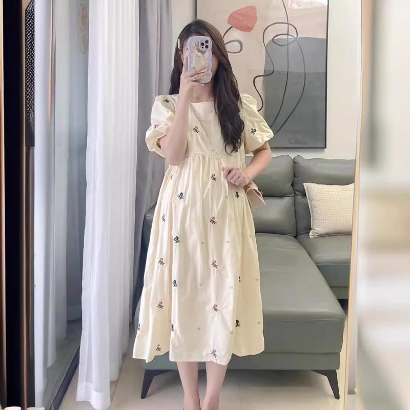 ワンピース 妊婦用 レディース 春夏 花柄 パフスリーブ フレンチ ミモレ丈 ゆったり 大きいサイズ かわいい おしゃれ 体型カバー カジュアル 普段使い マタニティウェア お出かけ 涼しい・カテゴリ: ワンピース・ネックライン: スクエアネック・袖丈: 三分袖・主な素材: ポリエステル100%・スカート丈: ミモレ丈・カラー: アプリコット花柄・サイズ展開: M, L, XL, XXL・スカートシルエット: プリンセスライン・スタイル: 日韓カジュアル・袖デザイン: パフスリーブ・柄: プリント
