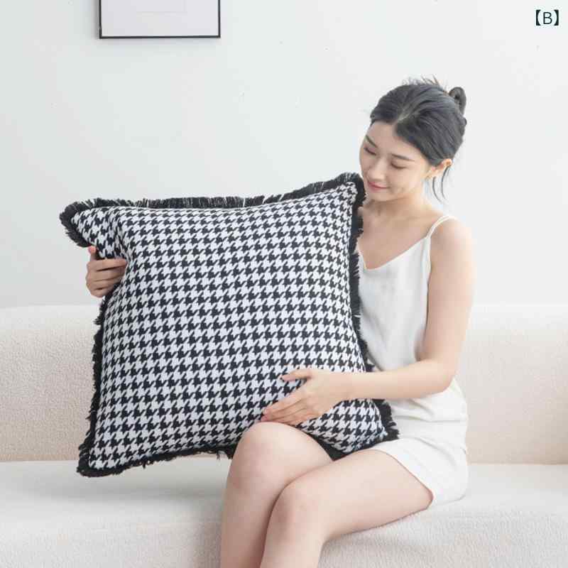 抱枕 クッション 北欧風 軽奢 高級感 ゼブラ柄 条紋 パターン ミックス素材 黒白 ヒョウ柄 竹柄 刺繍 抽象デザイン クラシック ソファ ベッドサイド 窓辺 装飾 柔らかい PPコットン 詰め物 洗濯可能 大型 背もたれ 快適 インテリア 日常使い