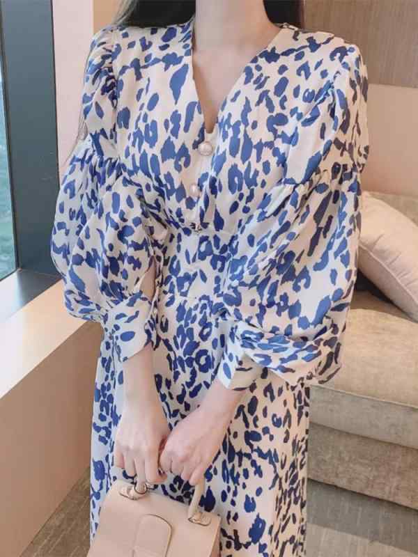 ワンピース レディース 春服 長袖 Vネック 膝丈 ミモレ丈 フランス風 ヴィンテージ風 プリント 花柄 泡袖 パフスリーブ パールボタン ハイウエスト スタイルアップ おしゃれ 大人 かわいい 普段使い カジュアル