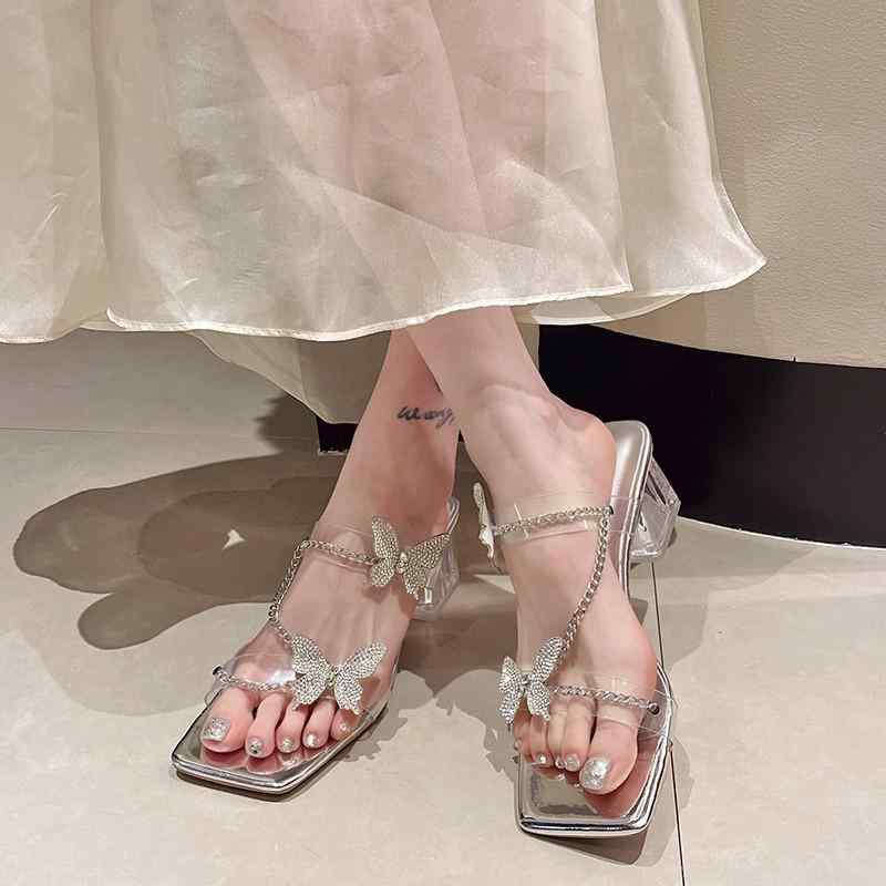 ・カラー展開: シルバー・サイズ展開: 35、36、37、38、39、40・主な素材: PU・カテゴリ: ストラップサンダル・スタイル: プリンセス・トゥ形状: オープントゥ・アウトソール素材: ゴム・ライニング素材: PU