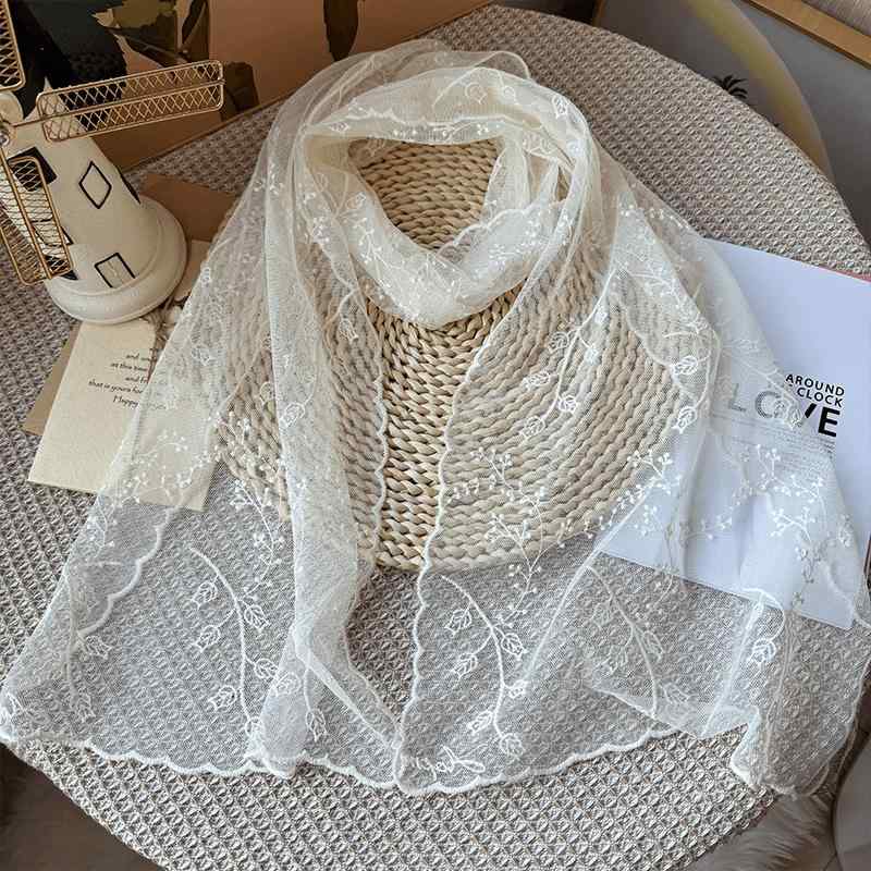 樂天商城 - スカーフ 女性用 秋 刺繍 レース ヘアバンド 首元カバー 柔軟 ポリエステル 白 黒 グレー ピンク かわいい 甘め ナチュラル 韓国風 中長 サイズ29x130cm クリンクル加工 花柄 刺繍加工 軽量 通勤 普段使い デイリー アクセサリー