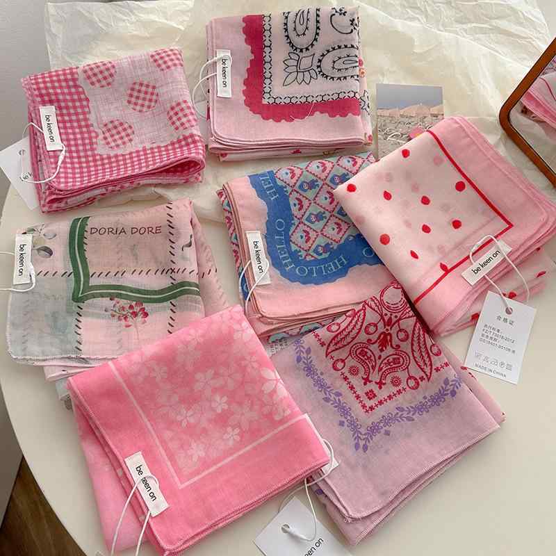Other - {"result": "スカーフ 女性用 春夏 軽量 通気性 柔らかい 清新 甘め かわいい 復古 フレグランス プリント コットン リネン ピンク ブルー ドット ストライプ フラワー プリント 方巾 58cm サイズ 日常使い アクセサリー ネック