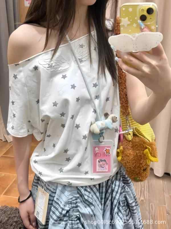 Tシャツ レディース 夏用 短袖 ワンショルダー トップス 白 接触冷感 ポリエステル 修身シルエット 短丈 セットインスリーブ プリント 刺繍 翼デザイン 斜め肩 かわいい 甘辛 ルーズ ゆったり 日韓カジュアル 軽量 吸湿速乾 通勤 普段使い