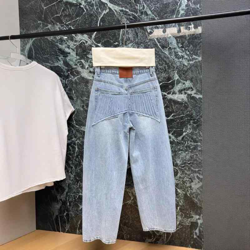 ・カテゴリ: 牛仔パンツ・スタイル: 潮流・主な素材: 綿95%以上・パンツタイプ: 直筒パンツ・パンツ丈: ロング・ウエスト: ミッドライズ・厚み: 標準・柄: 3Dプリント・カラー展開: ブルー・サイズ展開: S,M,L・フィット: ストレート・伸縮性: 無・加工: プリント