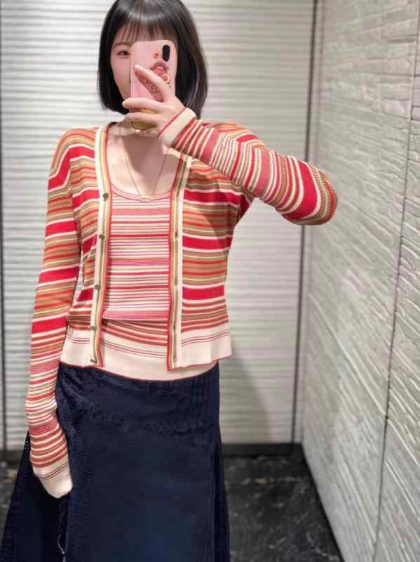 ・主な素材: ニット・柄: ストライプ/チェック・厚さ: 薄手・スタイル: 開衫・版型: スリムフィット・袖型: スタンダードスリーブ・ネックライン: ノーカラー・袖丈: 長袖・流行要素: コントラストカラー・衣長: 普通(50cm<衣長≤65cm)・カラー展開: 開衫, 背心・サイズ展開: S,M,L