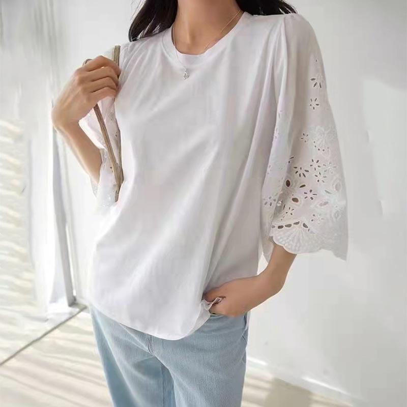 Rakuten - Tシャツ 女性 刺繍 切り抜き フレア中袖 無地 ゆったりシルエット ハングネック 気質 通勤用 都市スタイル 腈纶混紡 吸湿速乾 軽量 接触冷感 ホワイト ブラック 夏 春夏 カジュアルトップス 部屋着 普段使い 伸縮性 再生繊維