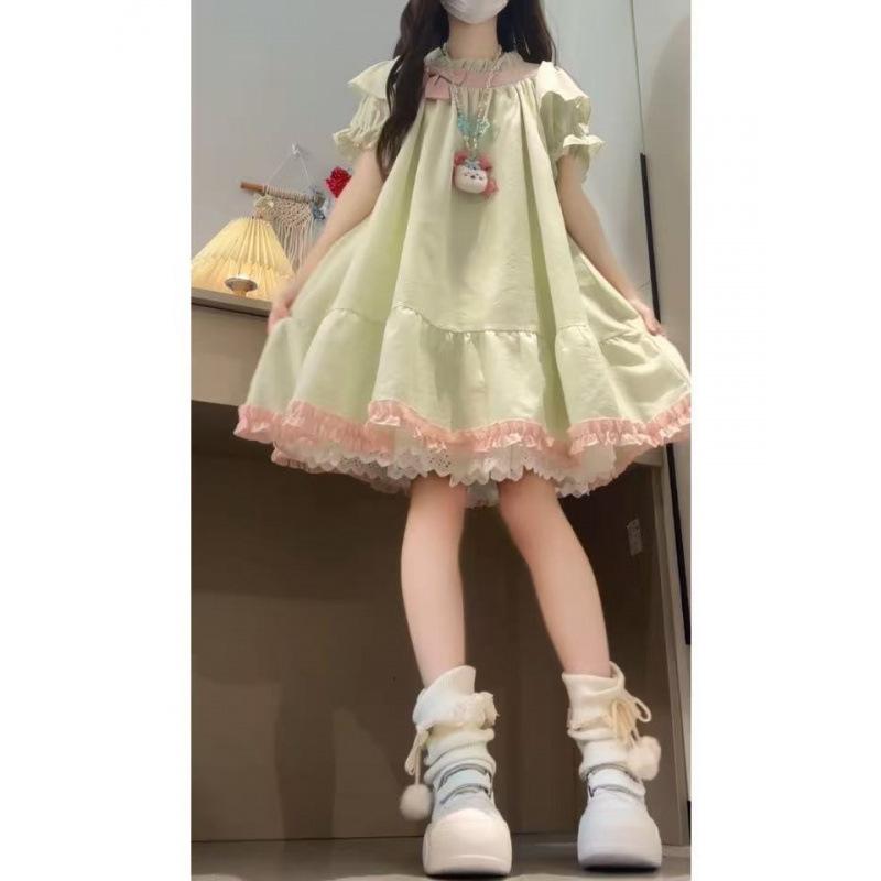 乐天商城 - ワンピース 女の子用 かわいい ピンク 緑 蝶結び 切り替え 泡泡袖 短袖 A字 短スカート 斜肩 丸首 夏 接触冷感 ポリエステル 軽量 通気性 伸縮性 街頭スタイル 学生向け 普段使い 显瘦 ビッグシルエット