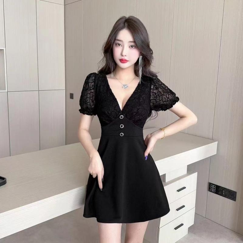 乐天商城 - ワンピース 女性用 深Vネック セクシー 胸元レース 切り替え ウエストマーク Aライン 黒 短袖 泡泡袖 接触冷感 ポリエステル 単品 セットアップ 私服 かわいい 軽量 伸縮性 通勤用 普段使い 春夏 秋冬
