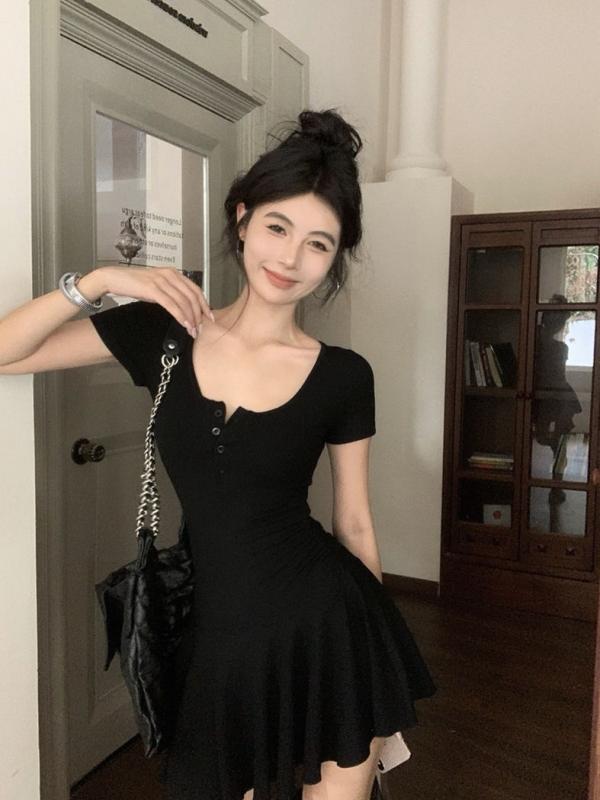 ワンピース レディース 短袖 方領 前ボタン 黒 短め Aライン 夏 春夏 ハイウエスト フレア プリーツ ウエストイン スリム 軽量 ポリエステル 無地 イージーケア 個性 ストリート 復古