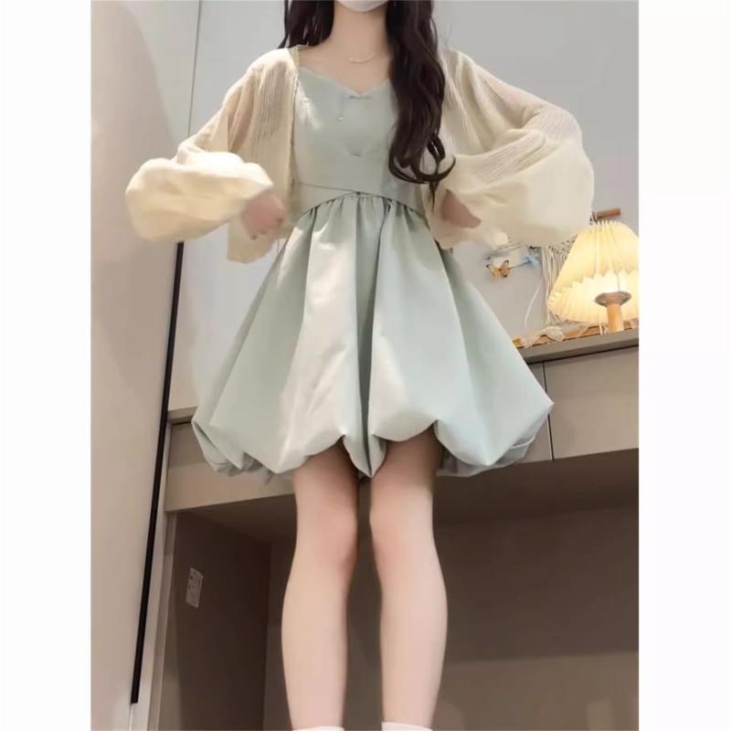 ワンピース 女性用 夏季 花苞スカート かわいい ブルー Vネック 泡泡袖 短袖 高腰 短丈 純色 ポリエステル 軽量 吸湿速乾 肩紐 タイバック セットアップ 肩掛けショール 組み合わせ 着こなし 日韓カジュアル ストリート 個性派 普段使い デート
