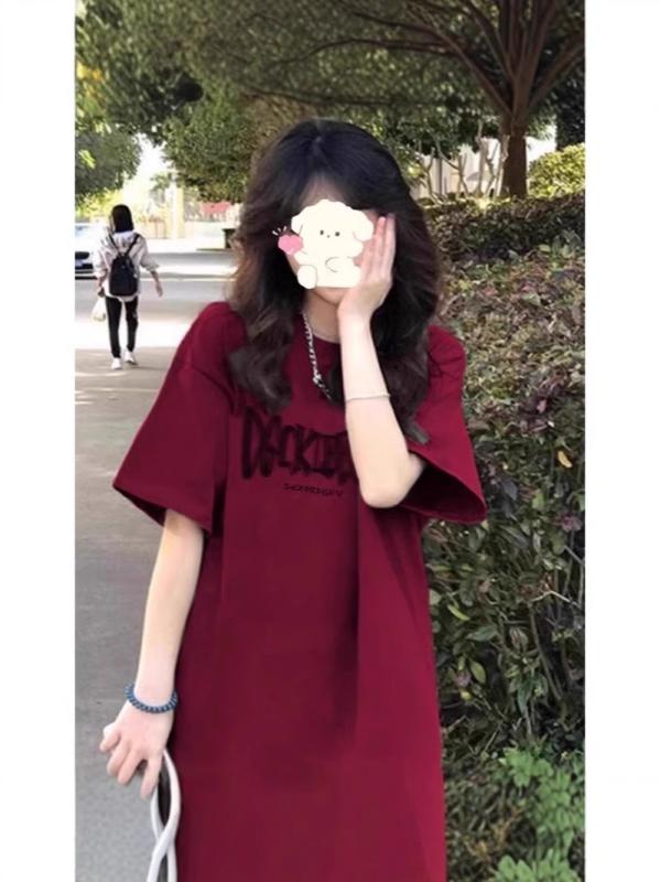 乐天商城 - Tシャツ 女性 酒红色 ブラック ホワイト 綿 95%以上 短袖 半袖 丸首 ルーズフィット 中長丈 60cm超80cm以下 標準袖 リブ プリント 文字柄 ストリートスタイル 2025夏 ゆったり大サイズ トップス かわいい 普段使い 吸湿速乾 軽量