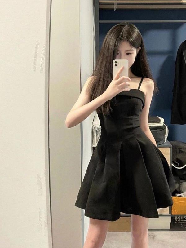 Other - ワンピース 女性用 黒 吊り下げ フレンチスタイル 短丈 百褶スカート 方領 高腰 側面ジッパー ポリエステル ポリウレタン 接触冷感 吸湿速乾 軽量 伸縮性 気質 百搭 スリム 夏 春夏 日常使い カジュアル 日韓風 気質優雅