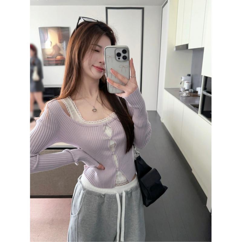 ニット トップス メンズ 韓国風 偽ツーピース 紫色 レース 花辺 内搭 短め 上衣 早春 シック スイート スパイシー ガール 長袖 方領 普通丈 ポリエステル 幾何学柄 中厚 セットアップ ヘッドオーバー ステンダード フィット ステッチ 加工 切り